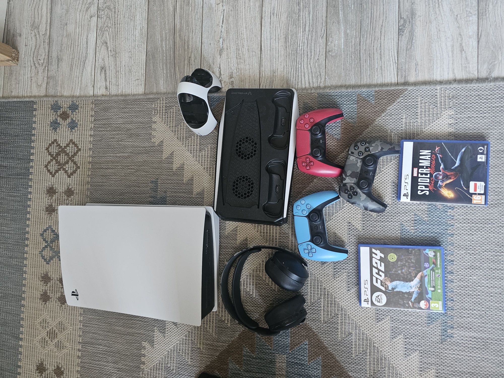 Sprzedam/Zamieniem Ps5 z napędem  I z dodatkami
