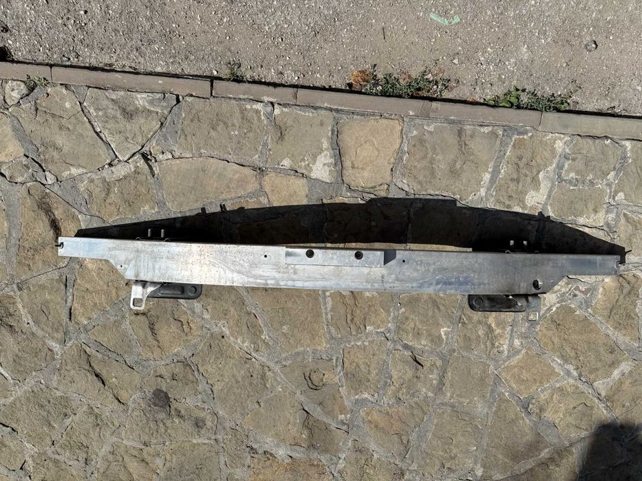 Підсилювач переднього бамперу Tesla Model S Plaid 2021-2025