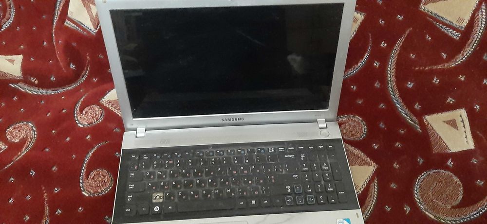 Продам ноутбук на зап. части.