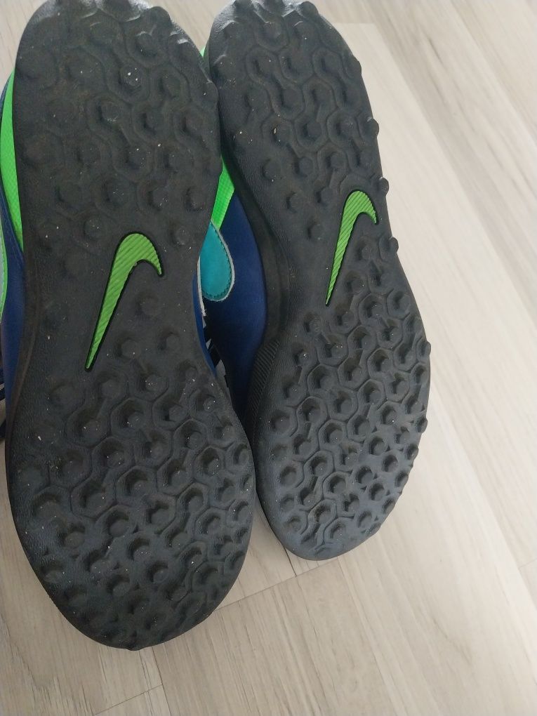 Buty sportowe piłkarskie turfy Nike Tiempo roz 36,5