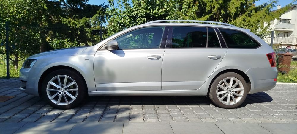 Skoda octavia live  2.0tdi DSG Serwis bezwypadek stan idealny