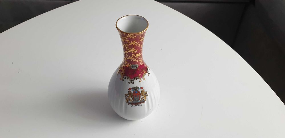 Starocie z Gdyni - Stare naczynia - wazon z porcelany niemiecki