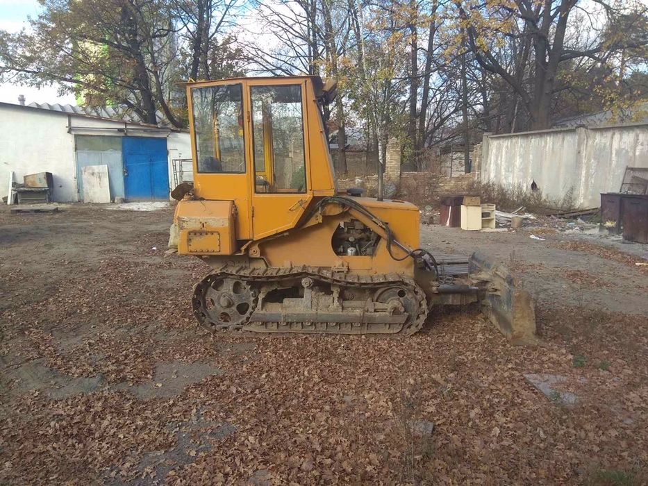 Розробка котлованів, вивіз грунту .Услуги бульдозера