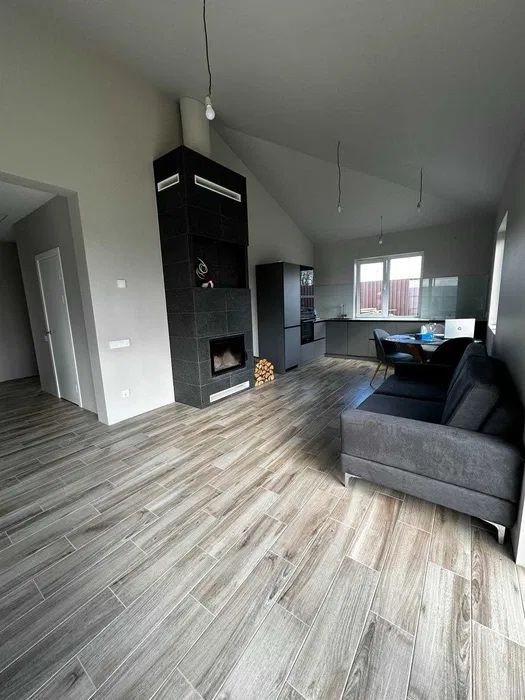 Будинок з ремонтом без комісії