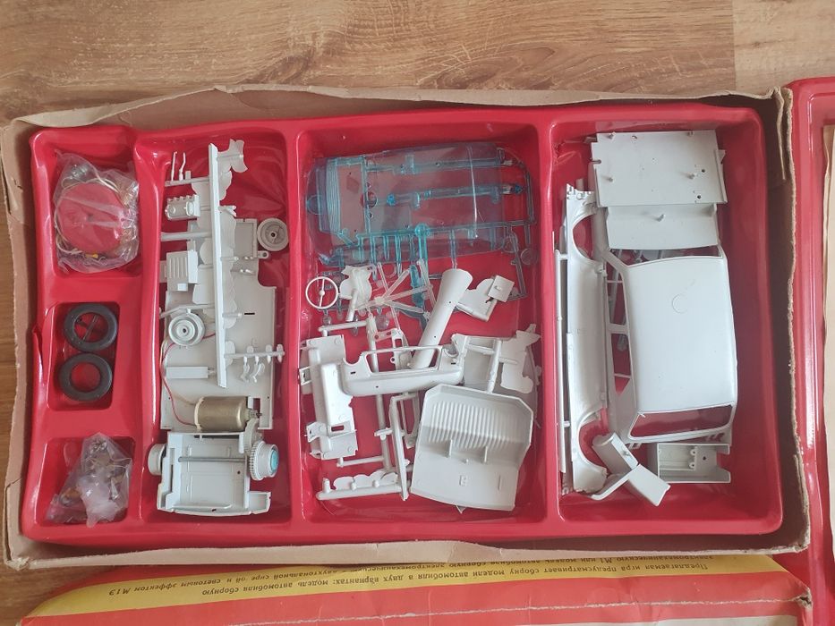 Игрушка  СССР Конструктор СССР  Модель автомобиля сборная НОВАЯ