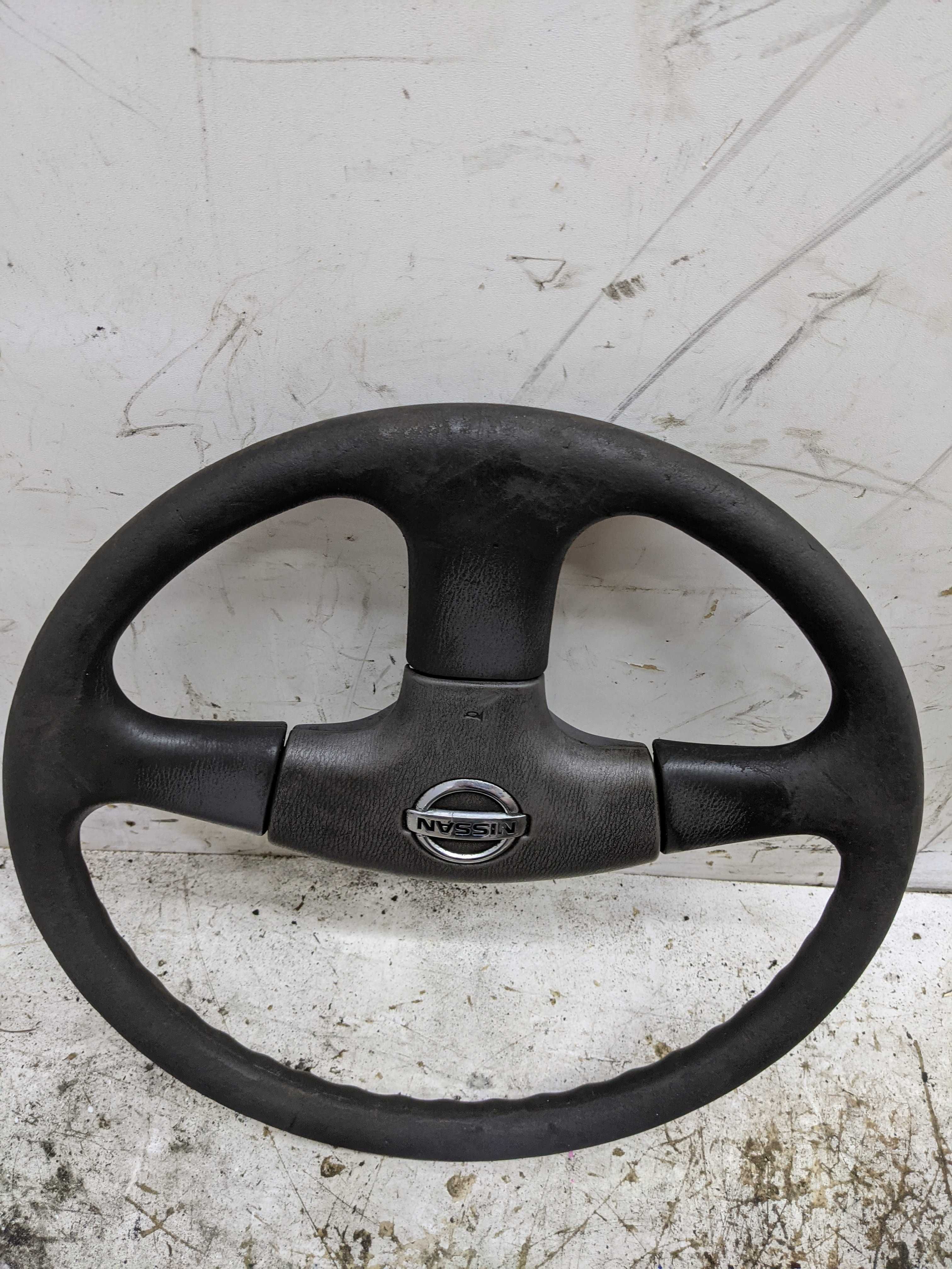 Nissan Cabstar Maxity NT400 Kierownica 99-06