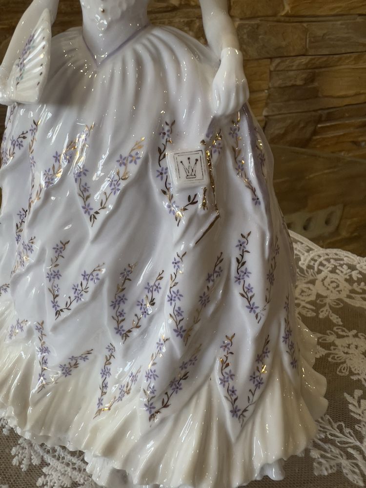 Порцелянова статуетка Дівчина  Royal Worcester The Last Waltz
