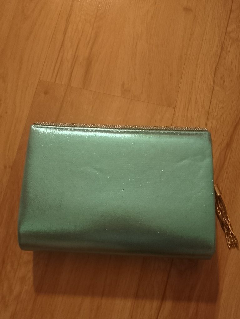 Nowa elegancka kopertówka w kolorze niebieskim