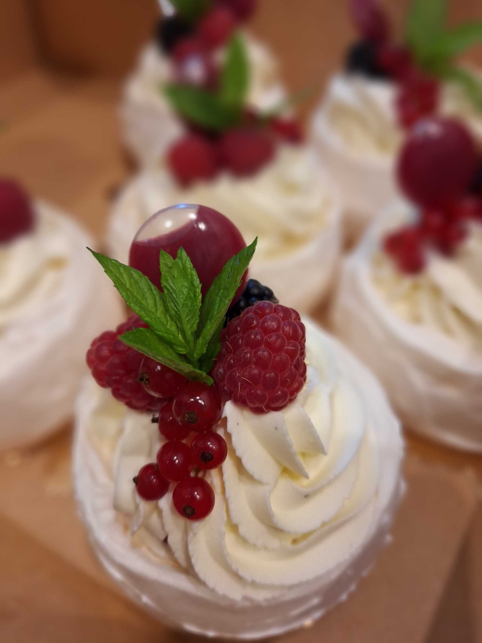 Beza tort pavlova