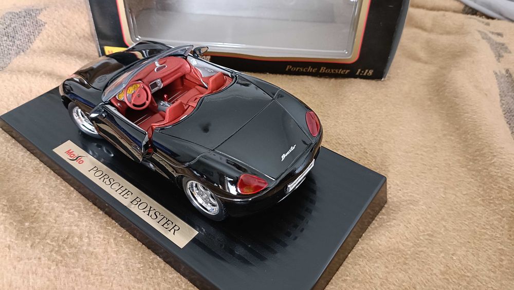 Porsche Boxster + 1/18 + Preto + MAISTO + Portes Grátis
