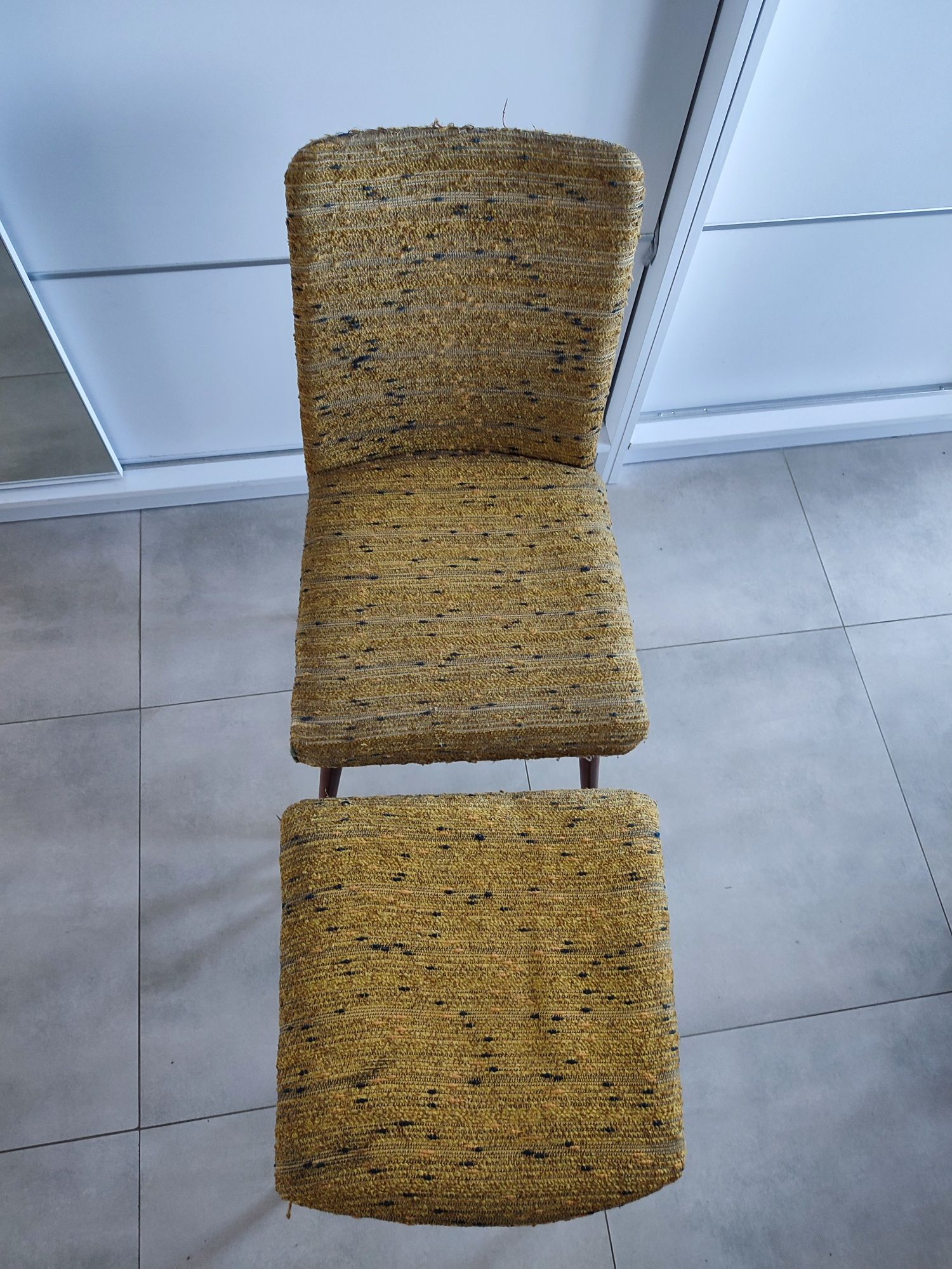 Krzesło patyczak z podnóżkiem, lata 60 TYP A 6150, New Look