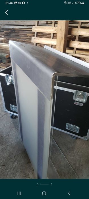 Case + mównica używana