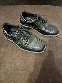 Buty komunijne Eleganckie pantofle lakierki chłopięce rozmiar 32
