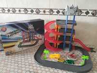 Garagem de brinquedo
