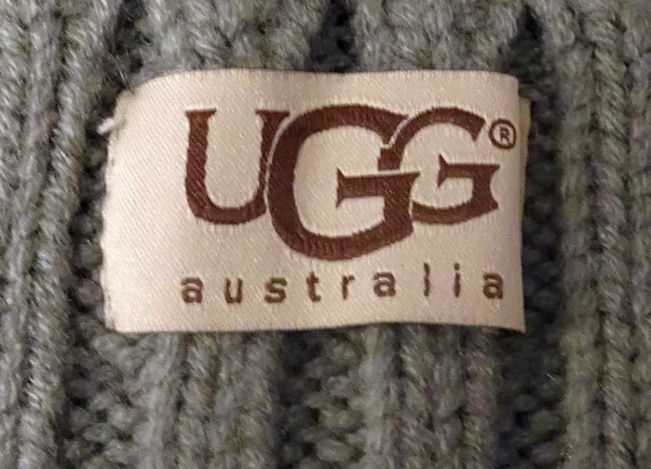Czapka wełniana UGG Australia okazja wełna z pomponem
