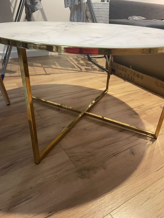 Stolik kawowy na zlotych nozkach (marmurek) westwing