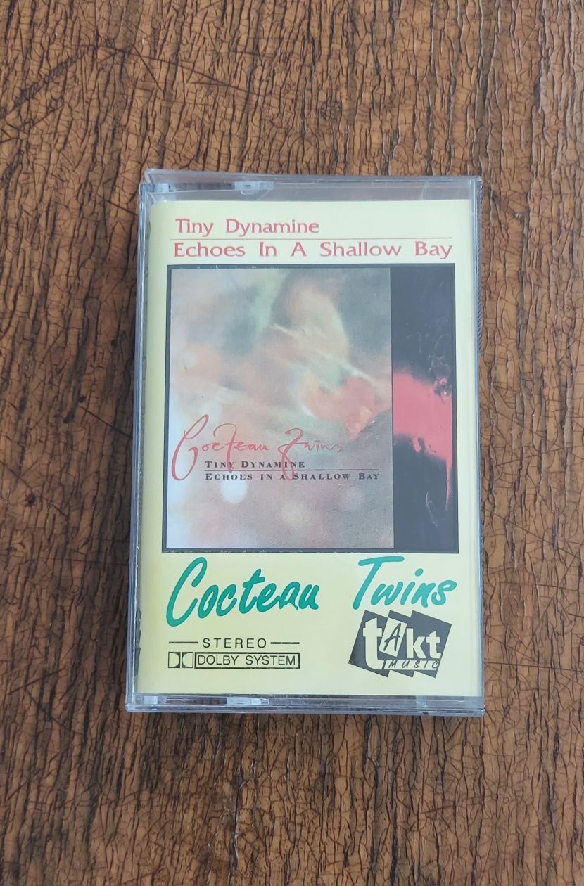 Cocteau Twins - Tiny Dynamine / Echoes in a Shallow Bay kaseta