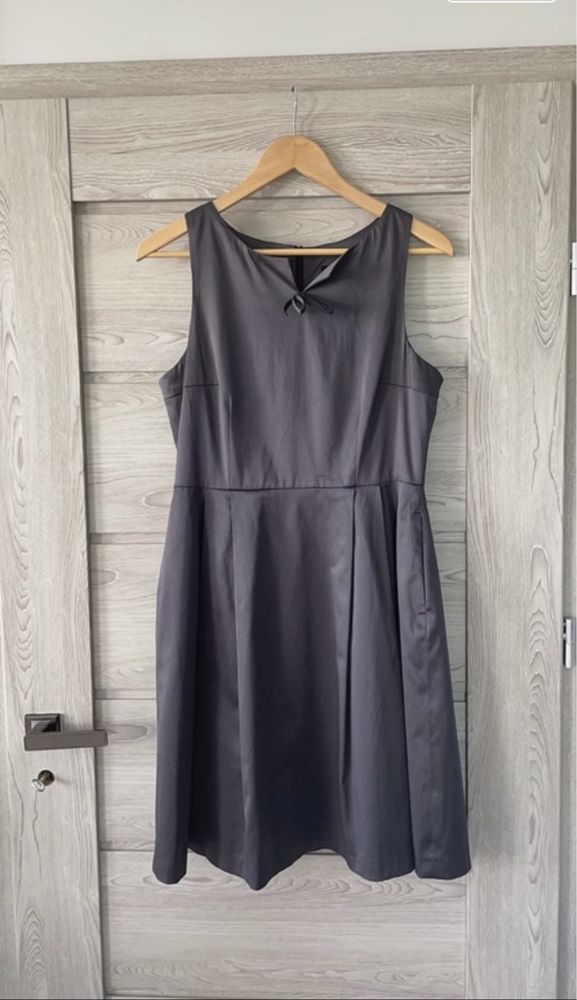 Sukienka Simple r 40