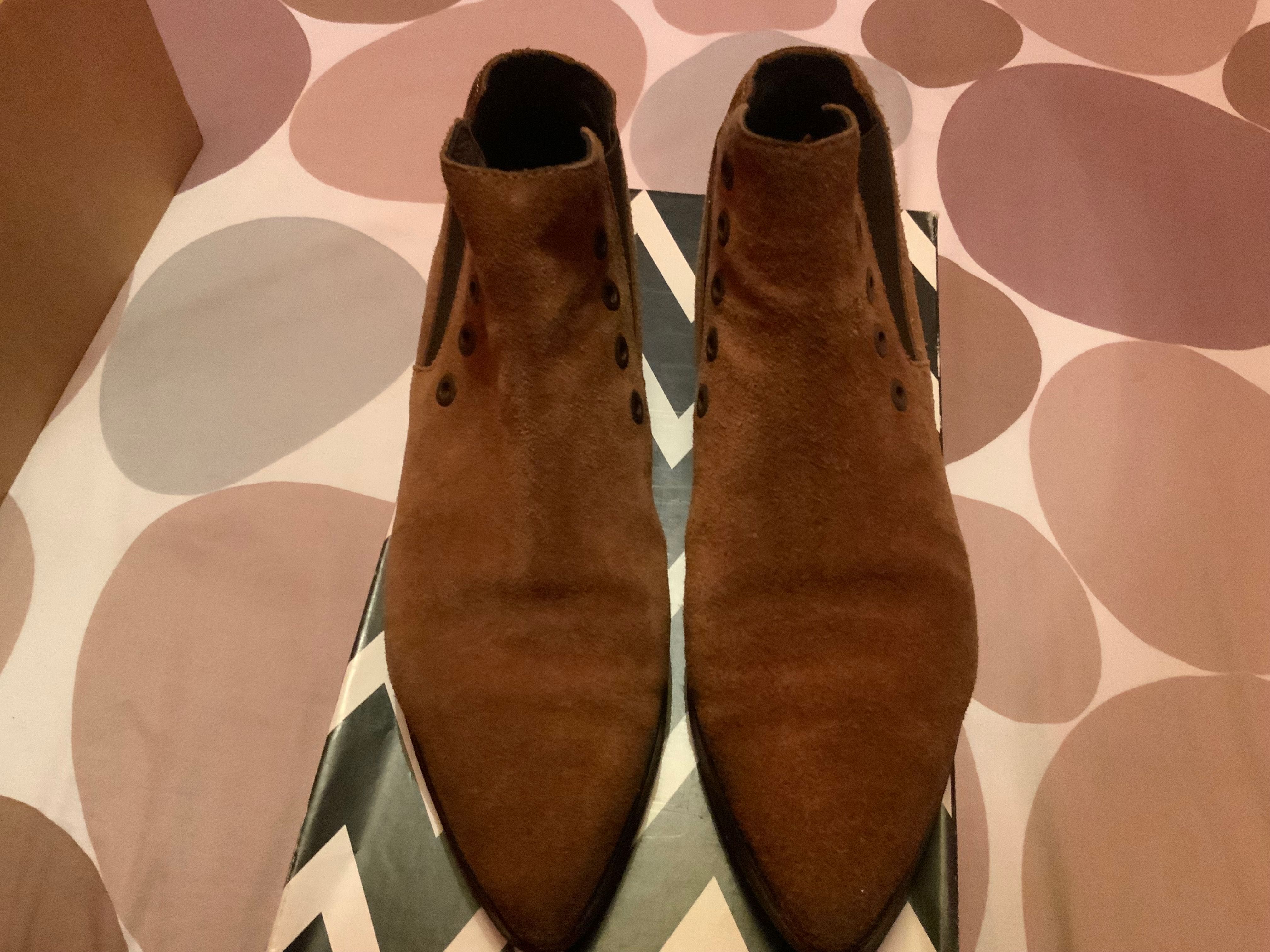 Botins castanhos 36