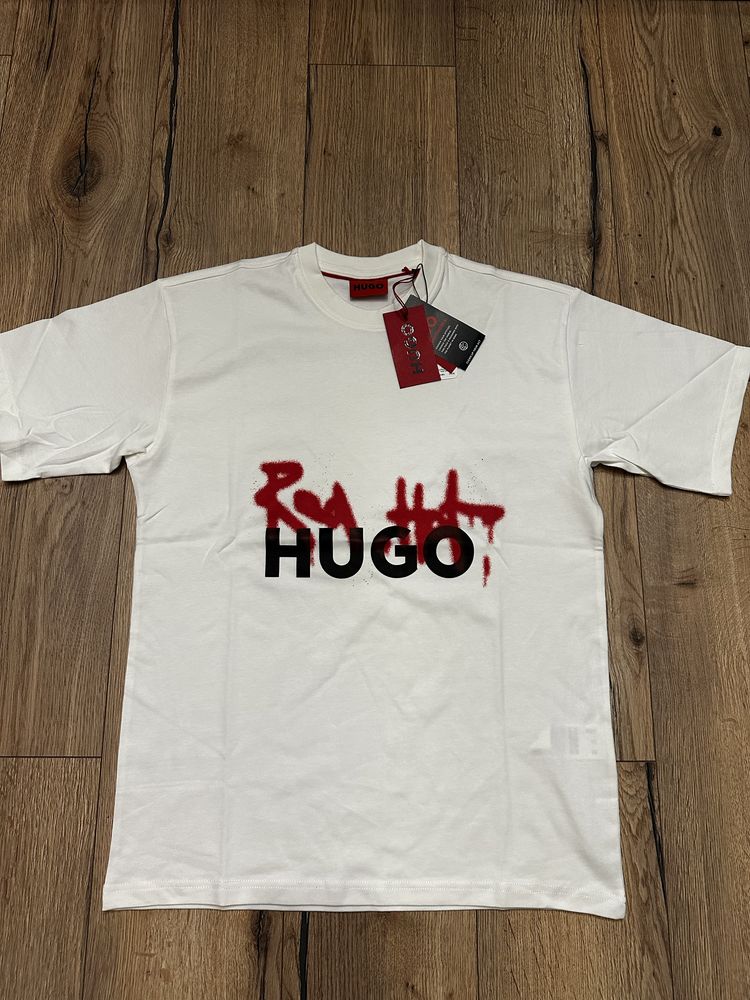 T-shirt HUGO czarny/kremowy rozmiar M