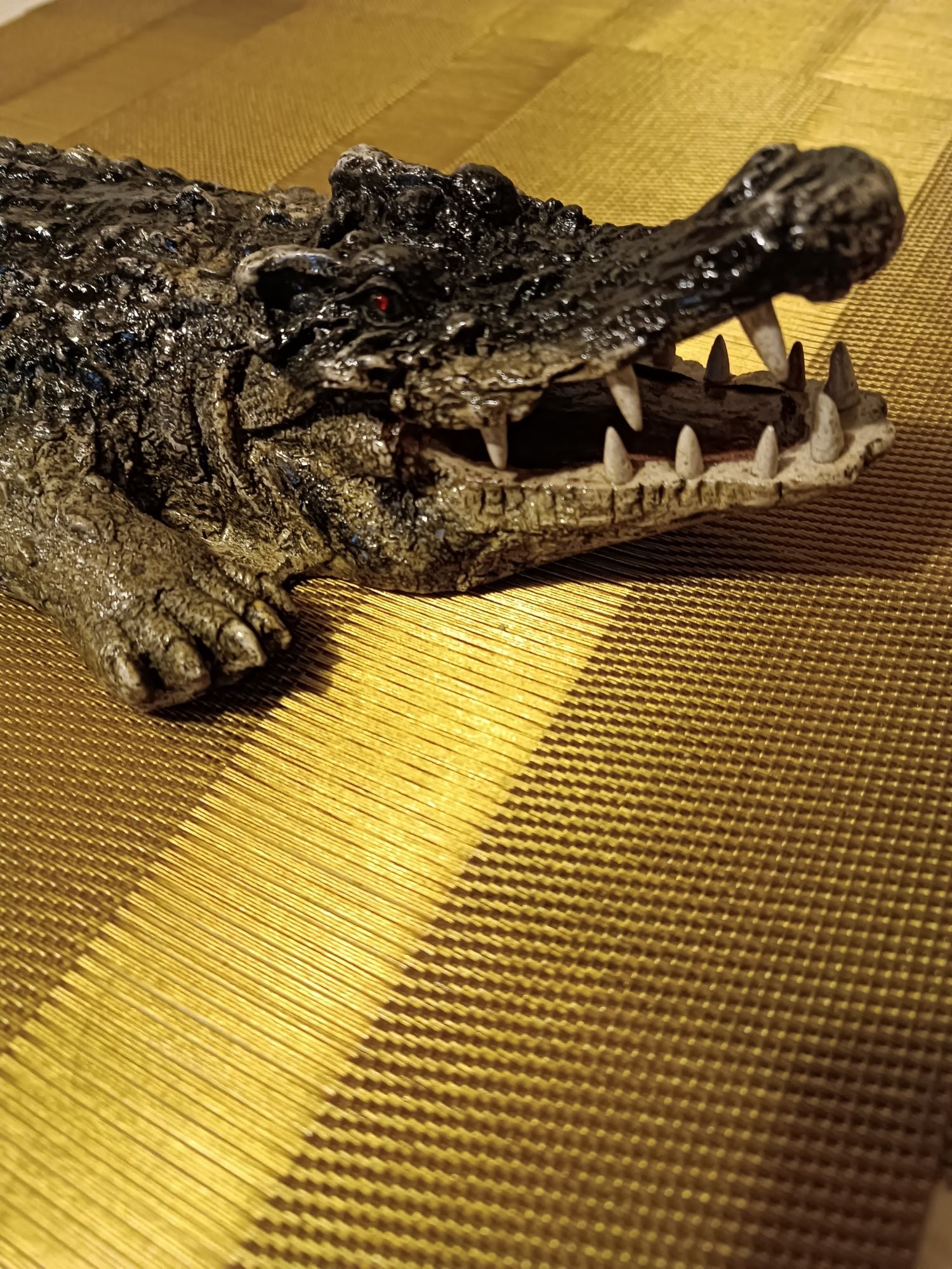 Декор крокодил для дома