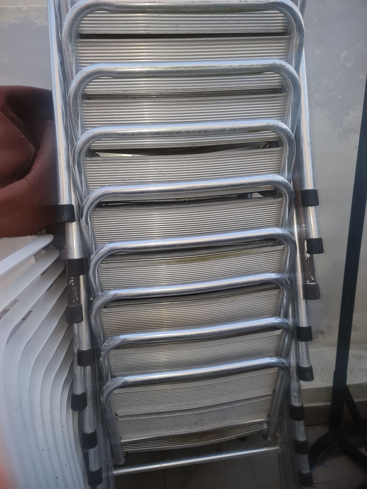 Cadeiras em  aluminio