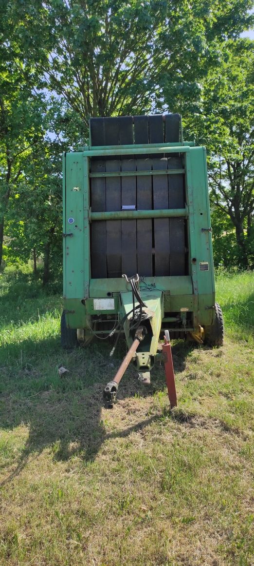 Prasa John Deere 550 zmiennokomorowa