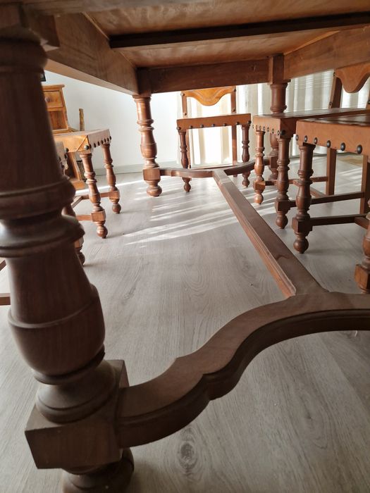 Conjunto de sala, mesa e 6 cadeiras em madeira socopira