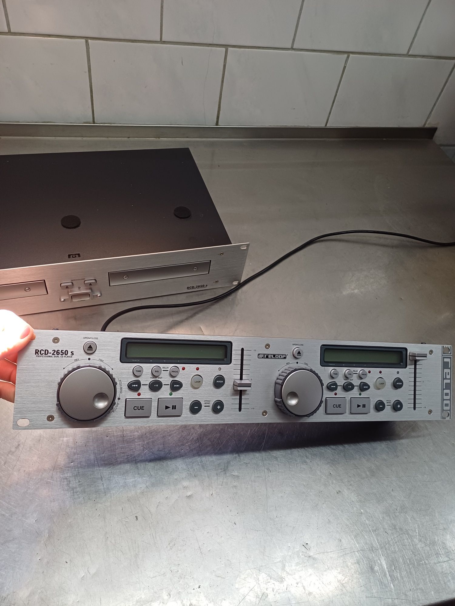 Zestaw DJ ( podwójny odtwarzacz Reloop RCD-2650s]