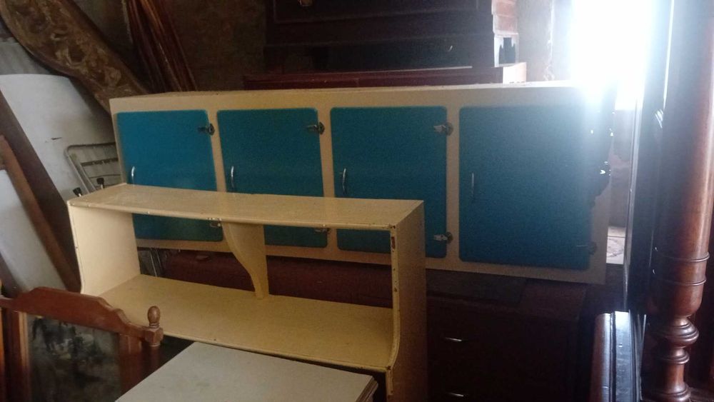 Comoda antiga em bom estado