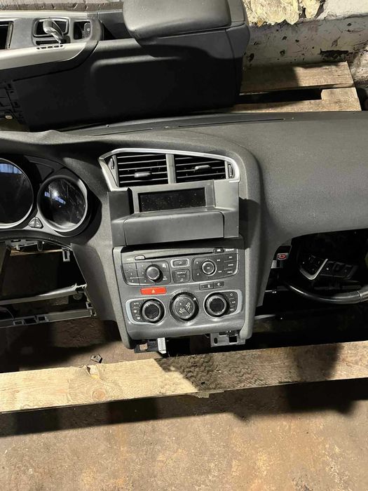 Konsola Citroen c4 b7 2011