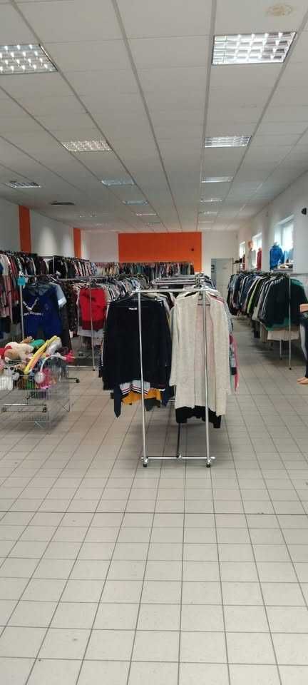 Sklep Lokal z Odzieżą Używaną Second Hand Lumpeks Radomsko 200m2
