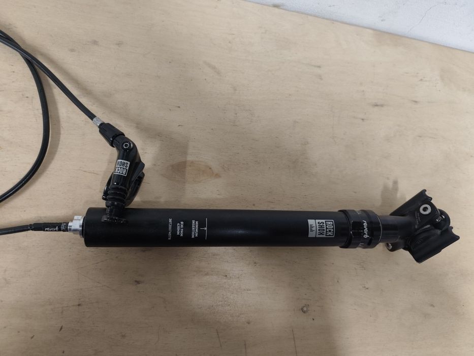 Sztyca regulowana Rock Shox reverb 30.9 mm, manetka w komplecie.