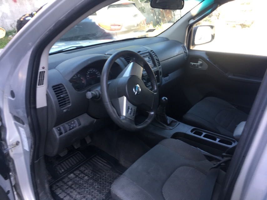 Nissan Navara; Mitsubishi L200