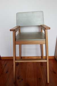 Krzesełko do karmienia drewniane szare