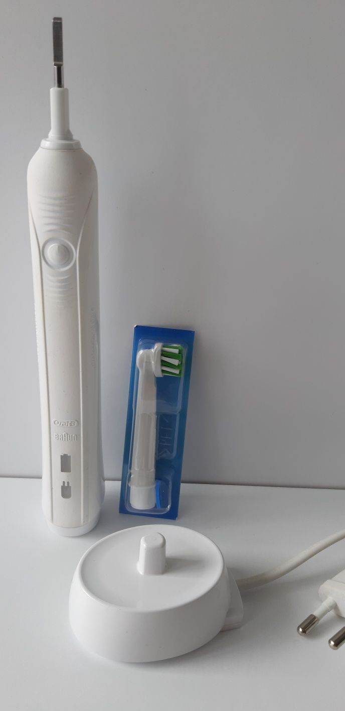 Szczoteczka elektryczna Oral-B Pro 1 200