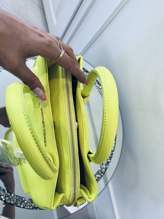 Neonowa torebka do ręki z paskiem Silvian Heach