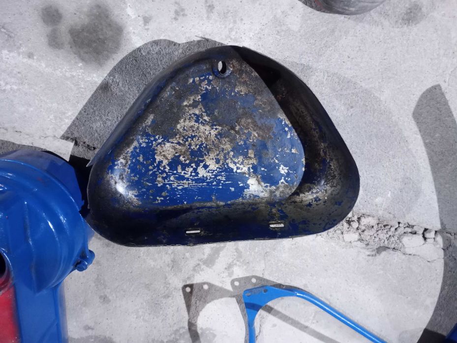 Bak boczek obudowa filtra lampa błotnik uchwyty lamp MZ TS 250 / 1