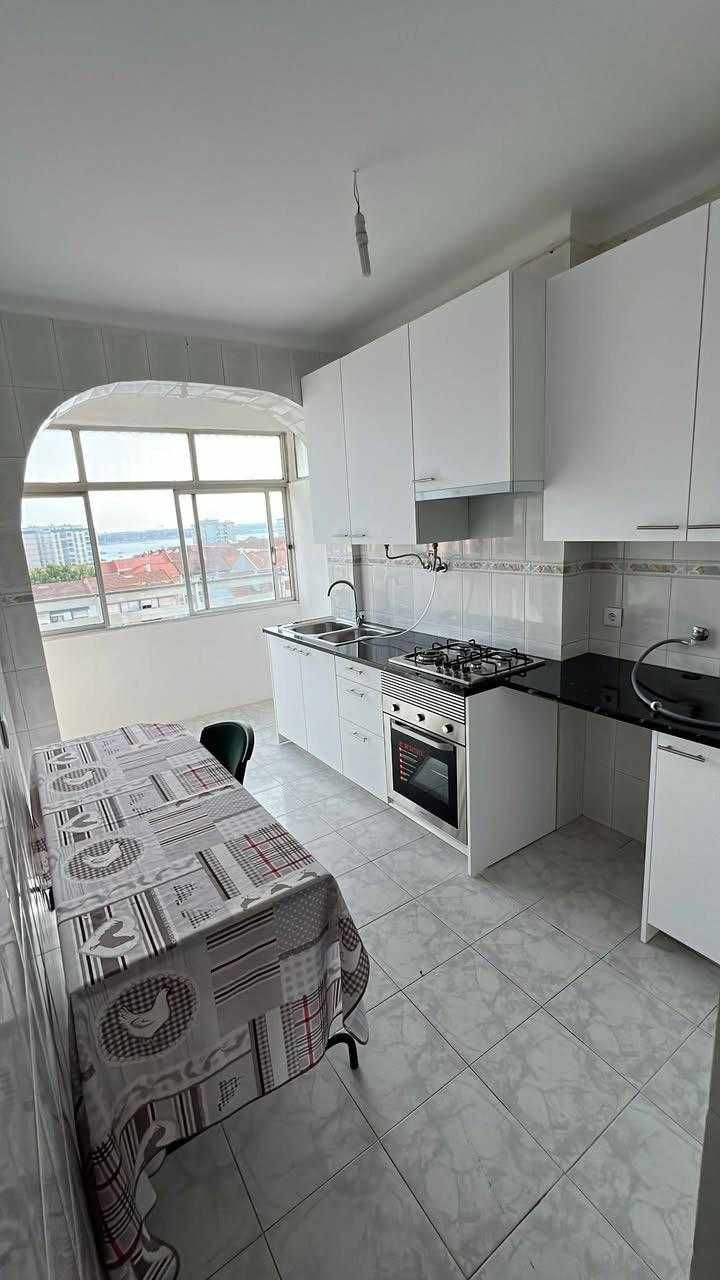 Aluga-se quartos ou apartamento Barreiro