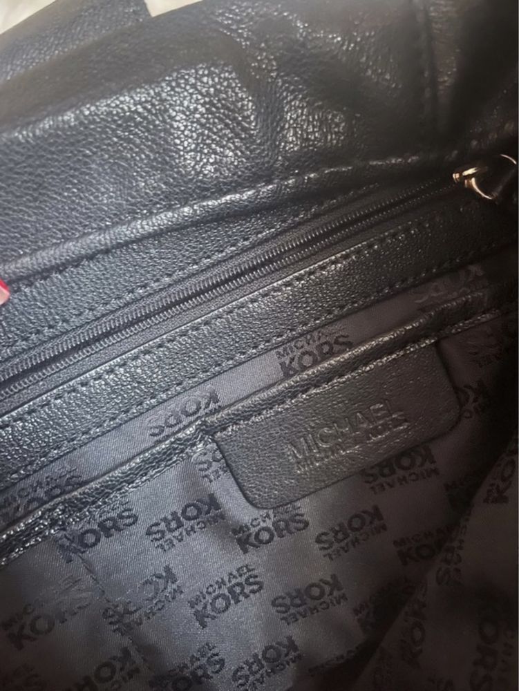 Torebka Michael Kors skóra naturalna czarna złoto