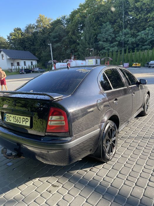 Продам шкоду Октавію тур кого цікавить дзвоніть пишіть домовимося даль