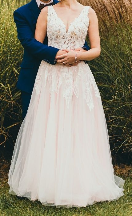 Tina Valerdi Dante pudrowy róż suknia ślubna litera A