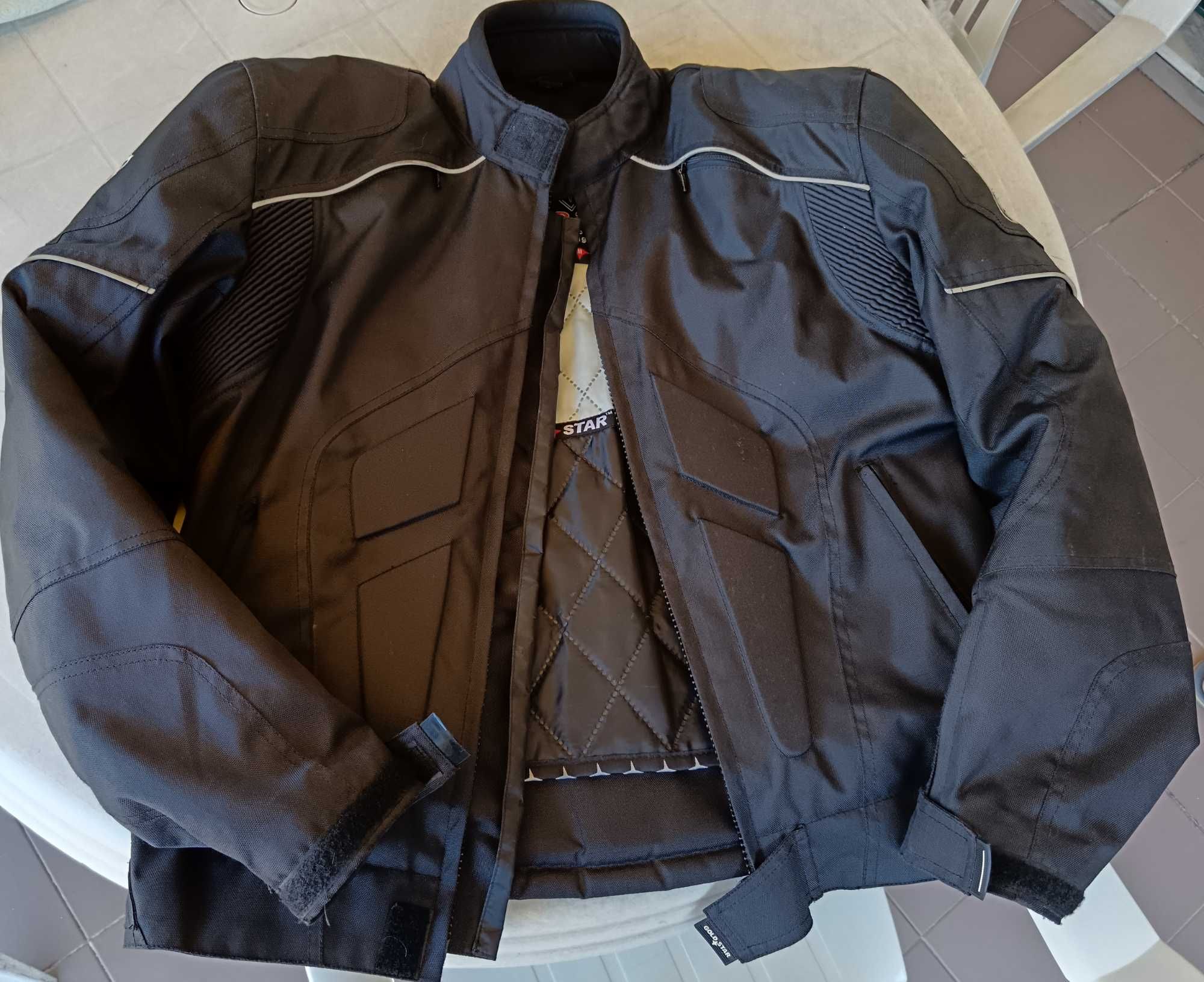 Casaco motard e capacete