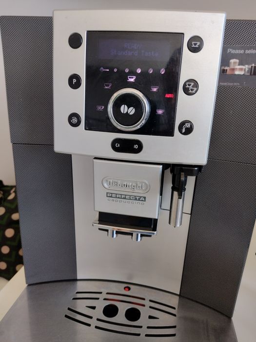 Automatyczny ekspres do kawy DeLonghi Perfecta Cappuccino Esam 5500