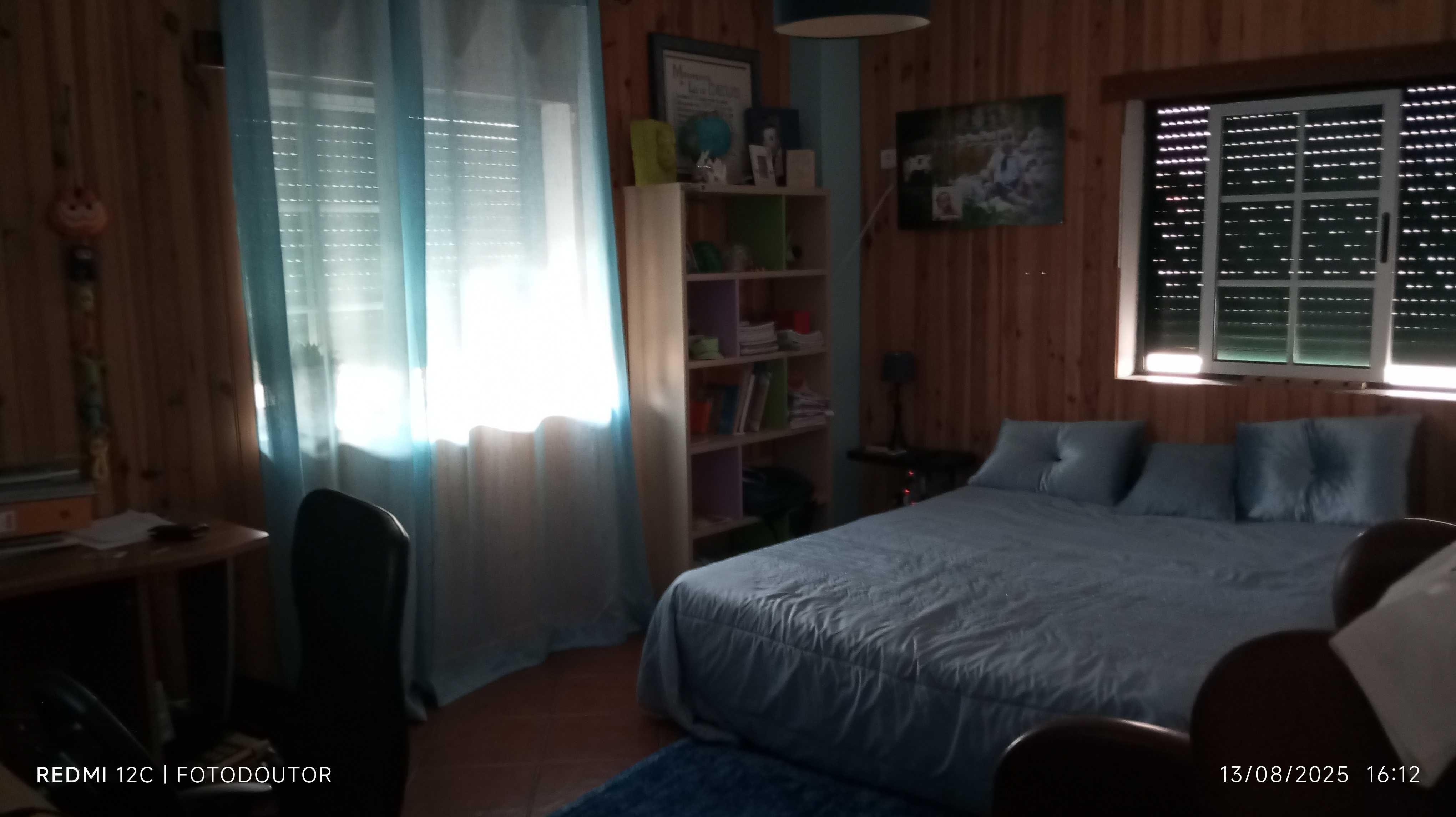 Vende-se em Trancoso, casa T4, Bairro Sta. Luzia