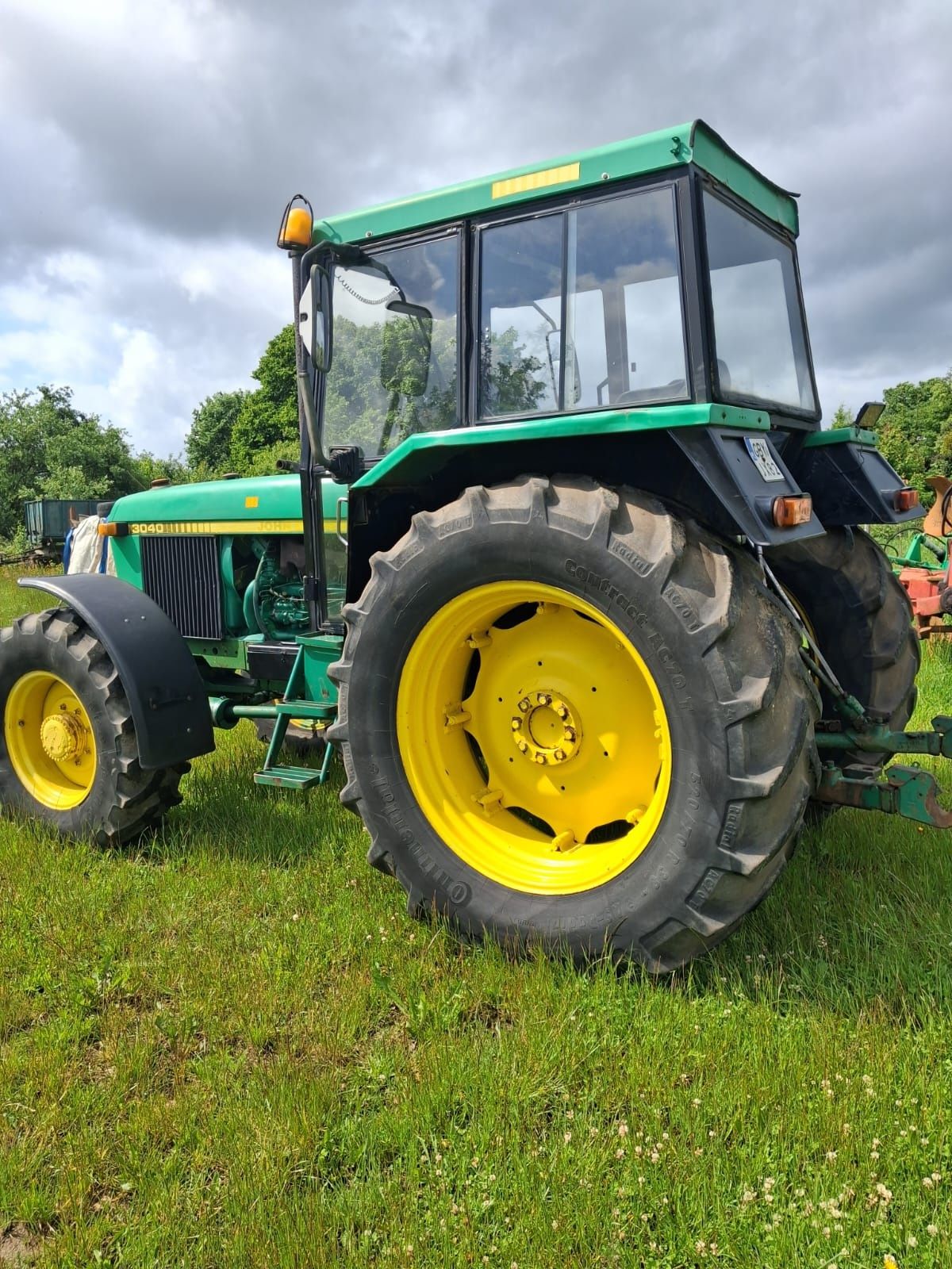 Ciągnik John Deere 3040 rok 1981