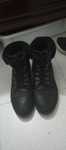 Botas pretas com pelo