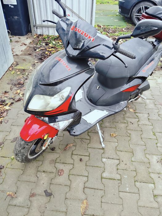 Skuter Suzuki pojemność 50