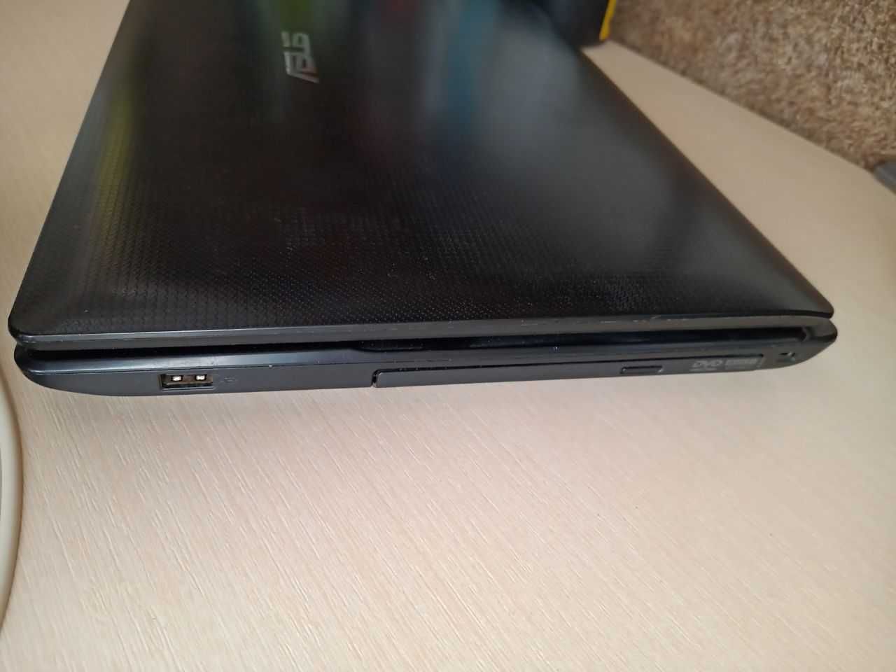 Ноутбук asus k54c intel core i7 2760qm 3,5ghz / 10gb ddr3 /128gb ssd