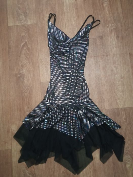 Сукня чорна блискуча